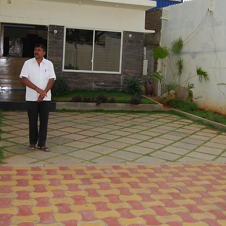 Hotel Pratham Residency Mysore Exterior foto